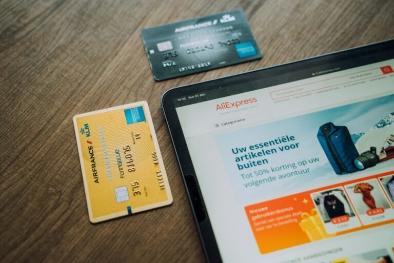 Smartphone used for online shopping representing cashback converted into Amazon gift cards