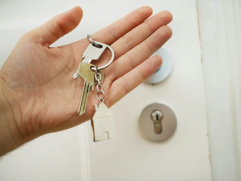 House key representing Lifetime ISA saving for a first home in the UK