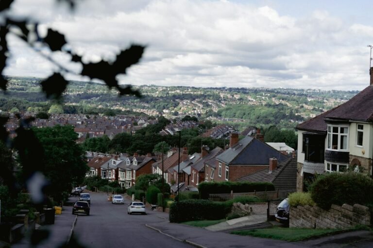 UK homes representing comparing house removal and transport quotes